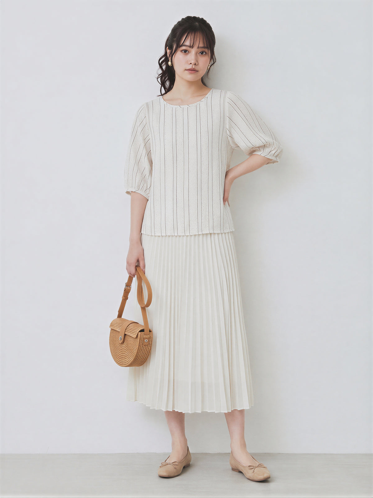 涼しさを身につける｜品質天糸麻混紡丸首ストレートストライプシャツ