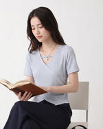 ライトブルー クロスVネック リボンTシャツ