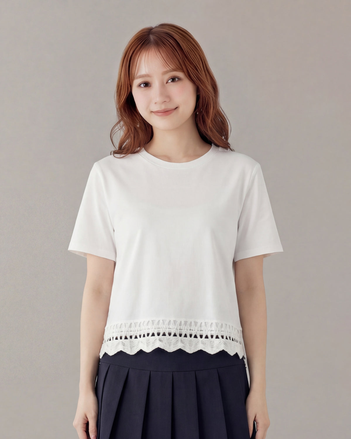 ホワイト クルーネック ストレートシルエット ショート丈 透かしレース 半袖Tシャツ