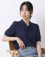 リボンタイ付き パフスリーブブラウス