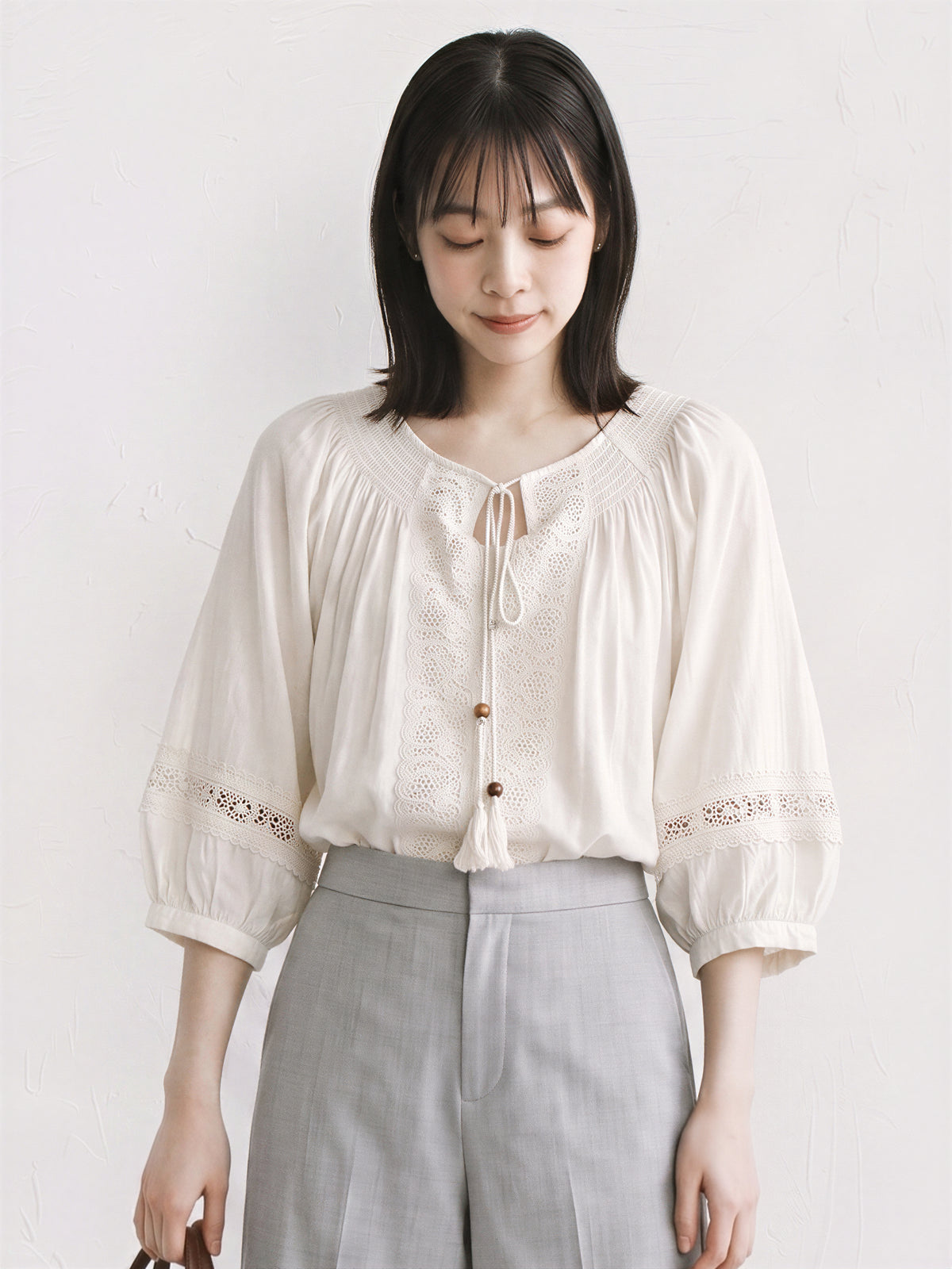 リボン刺繍バルーンスリーブブラウス