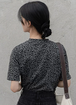 スモーキーグレー レオパード柄 スリムフィット 半袖Tシャツ