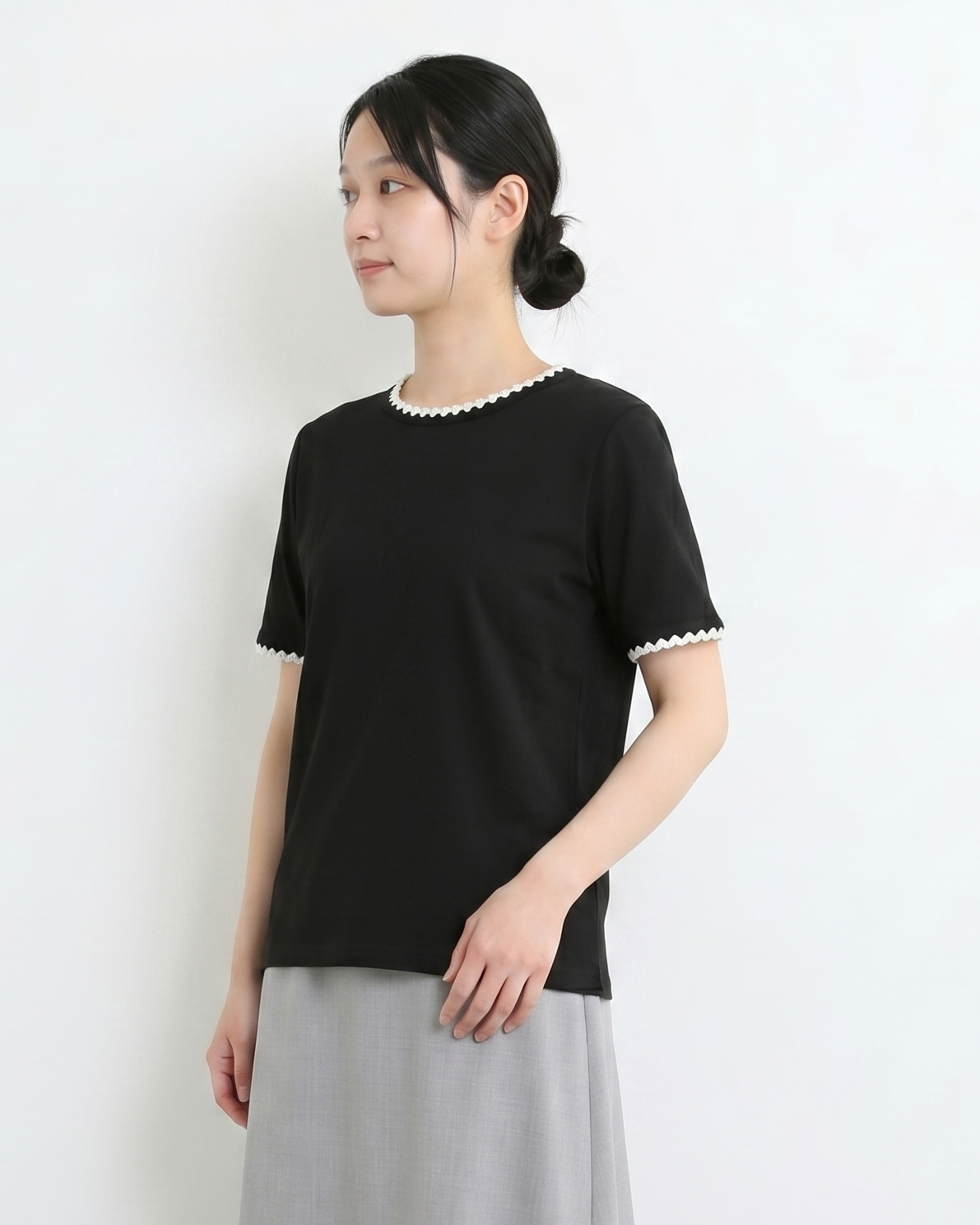 配色メロウフリル縁取り クルーネックTシャツ