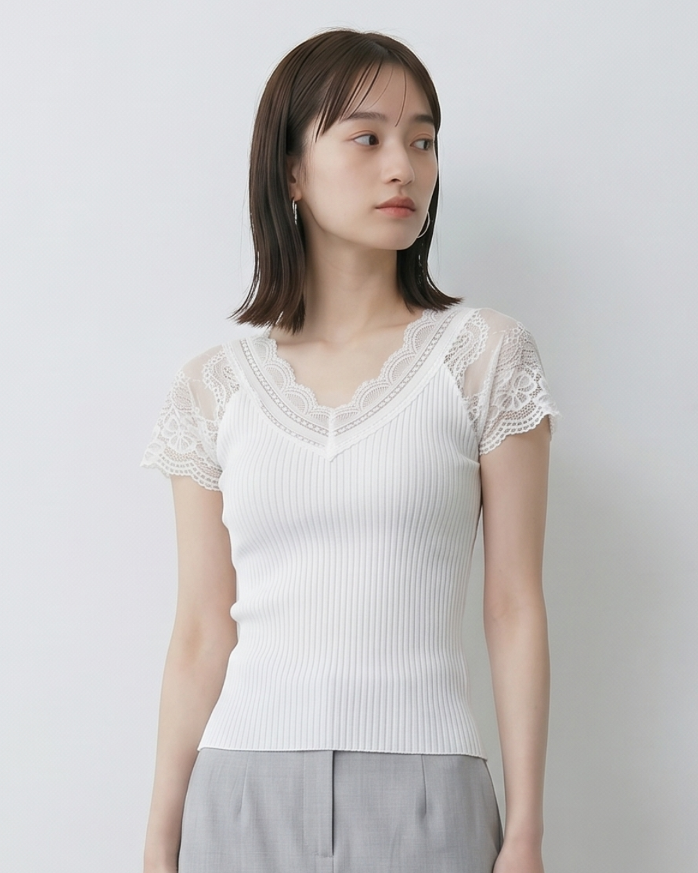レースVネック 細リブ フィット 見せ肩 半袖Tシャツ