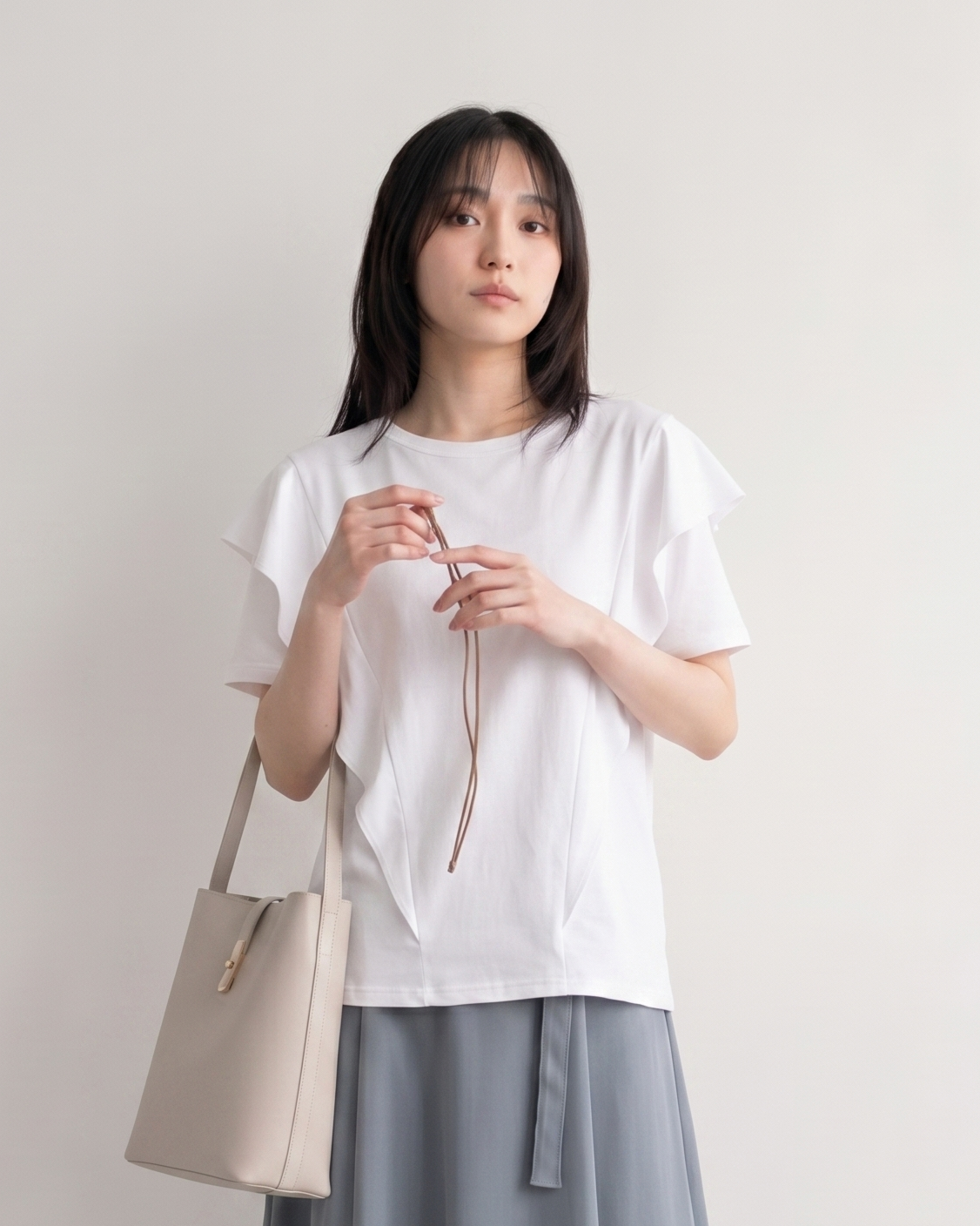 ラウンドネック フリルスリーブ ゆったりTシャツ