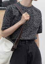 スモーキーグレー レオパード柄 スリムフィット 半袖Tシャツ