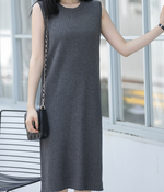 縦リブ ノースリーブ ストレート ミモレ丈 ニットワンピース