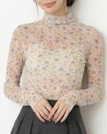 ライトベージュ 小花柄 ハイネック（プチ） スリムフィット インナー 長袖Tシャツ