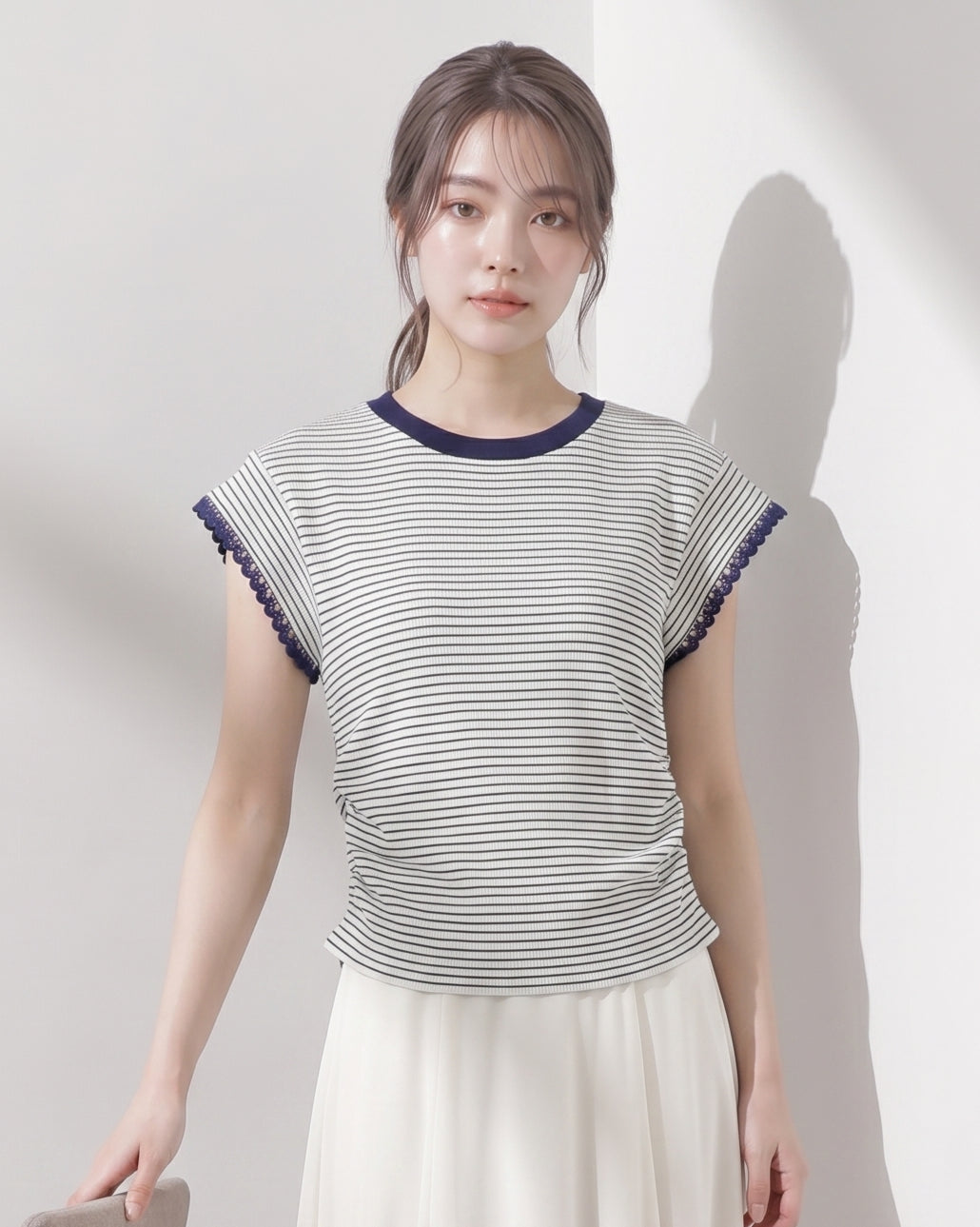 ブルーストライプ 配色ネックトリムTシャツ
