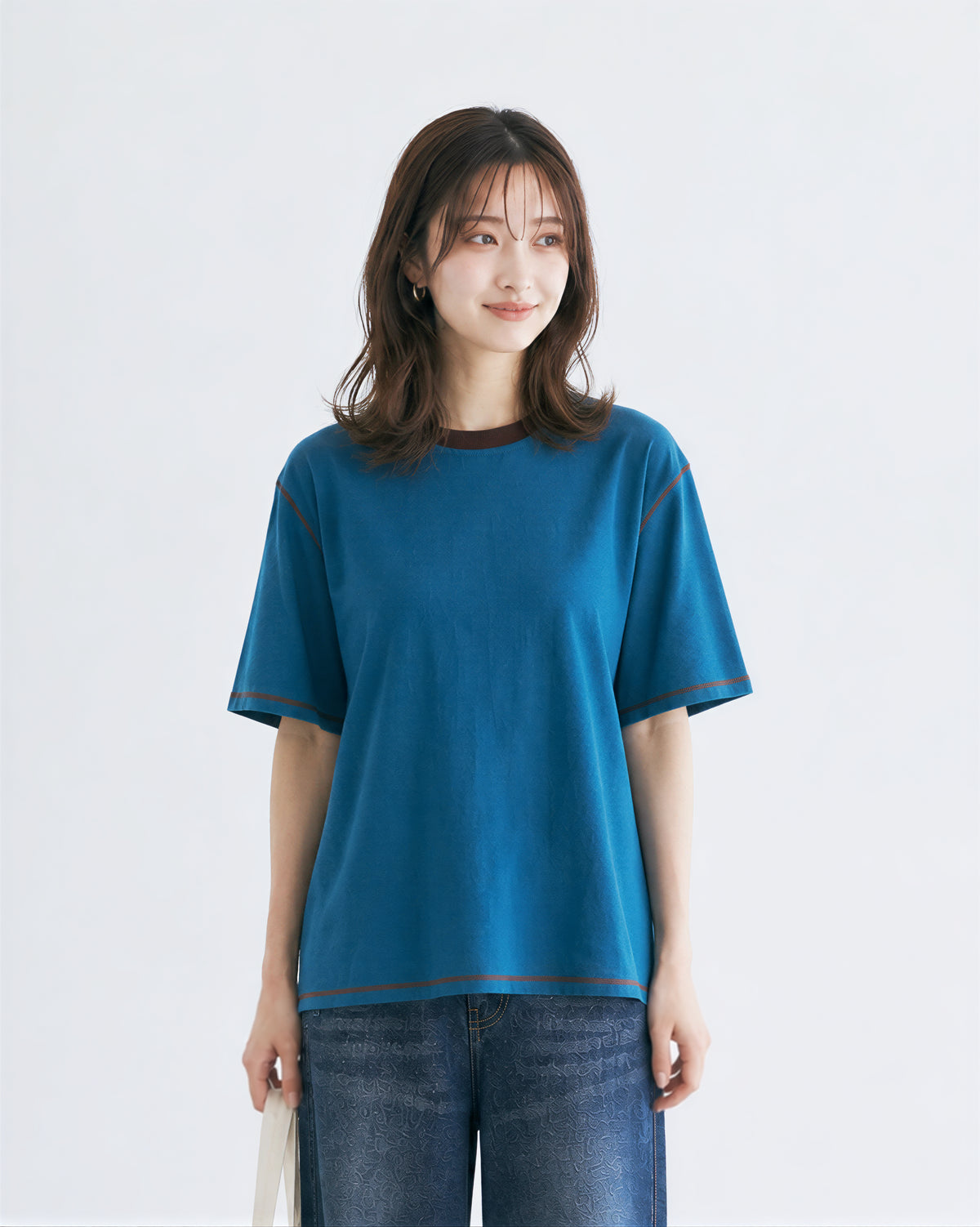 【全3色】ゆったりストレート 配色トリムTシャツ | 肌触り柔らかい