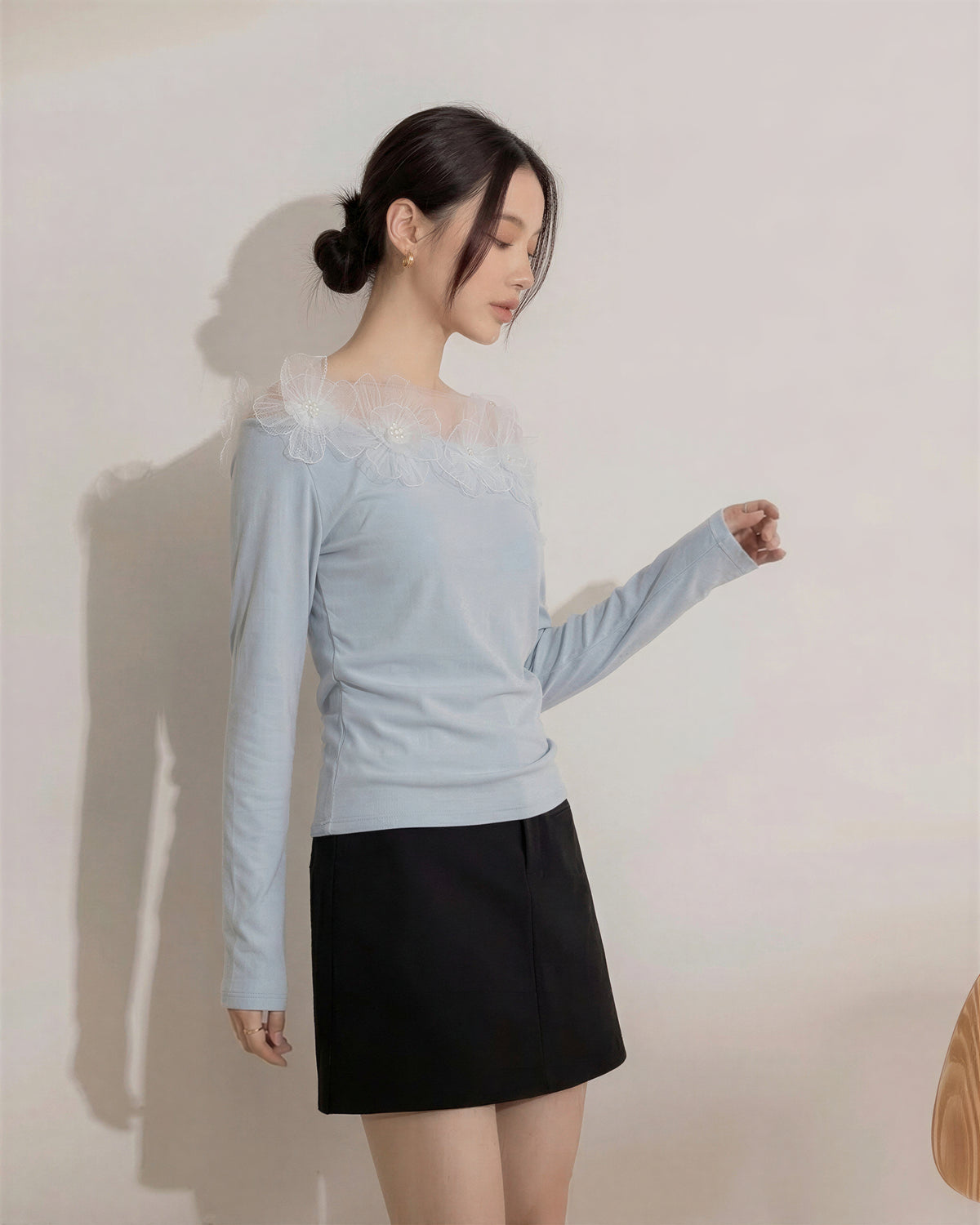 オフショルダー 透けチュール切替 立体フラワー 長袖Tシャツ