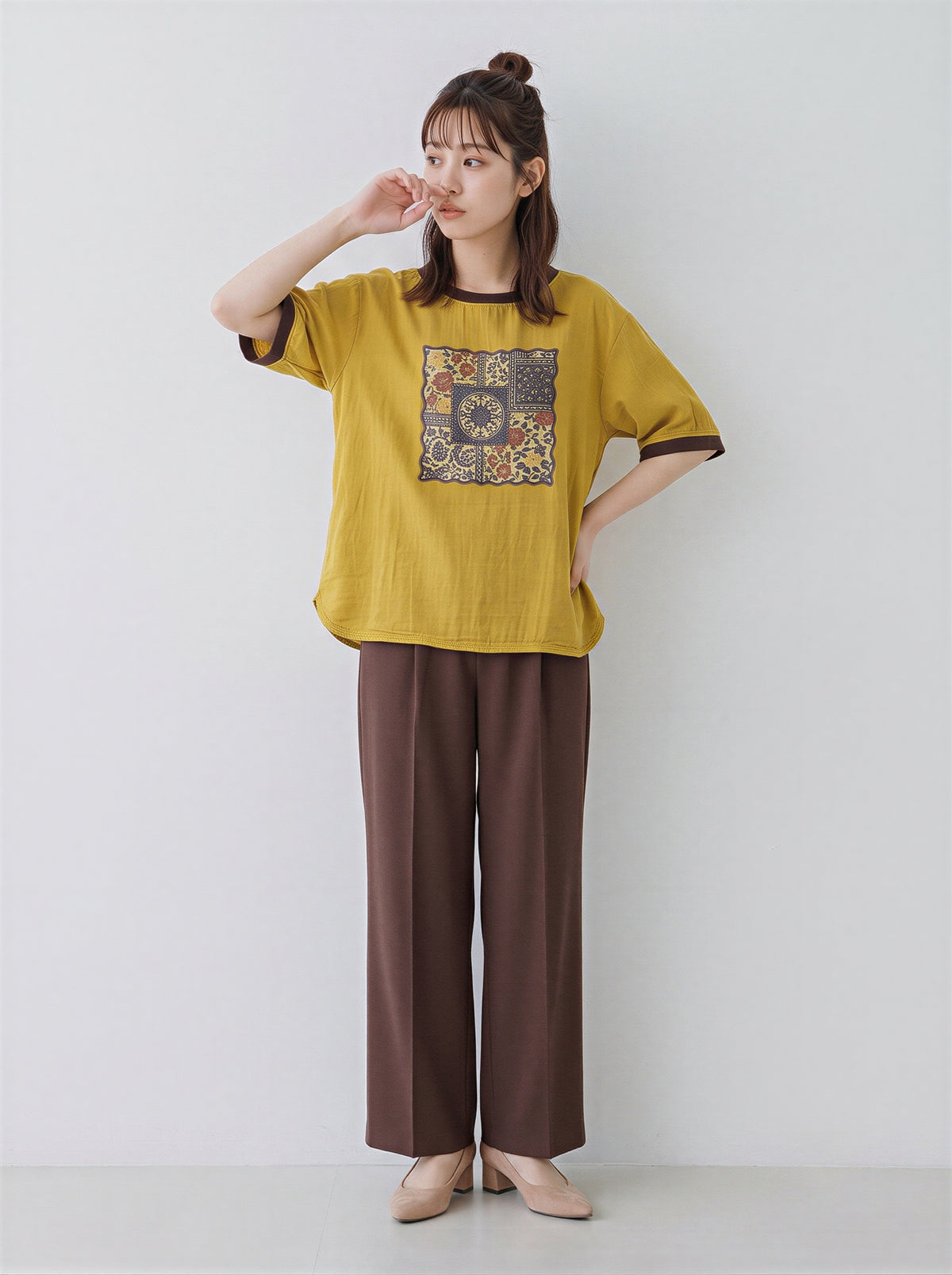 ゆったりクルーネック 配色トリムプリントTシャツ