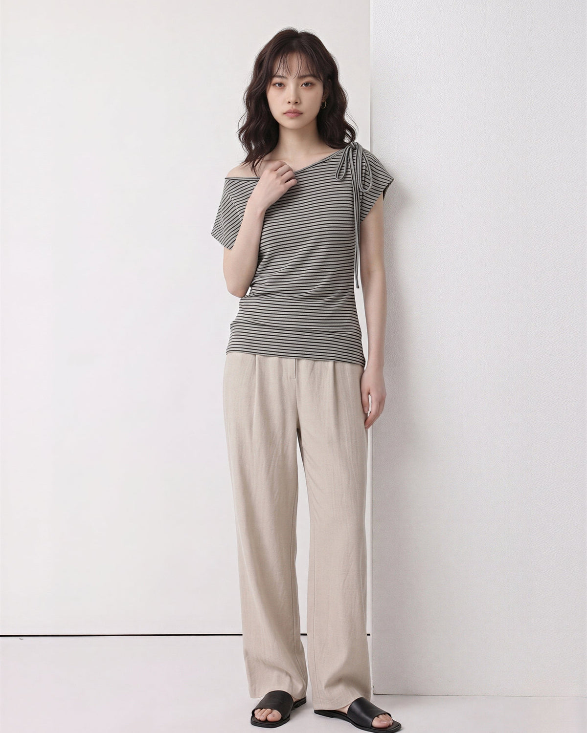 ワンショルダー風リボン付きボーダーTシャツ