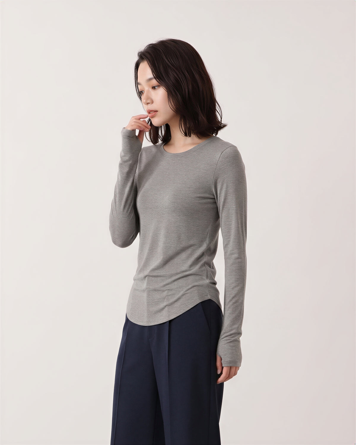 【秋新作】【全2色】S~2XL ラウンドネック スリムフィット インナー 長袖Tシャツ