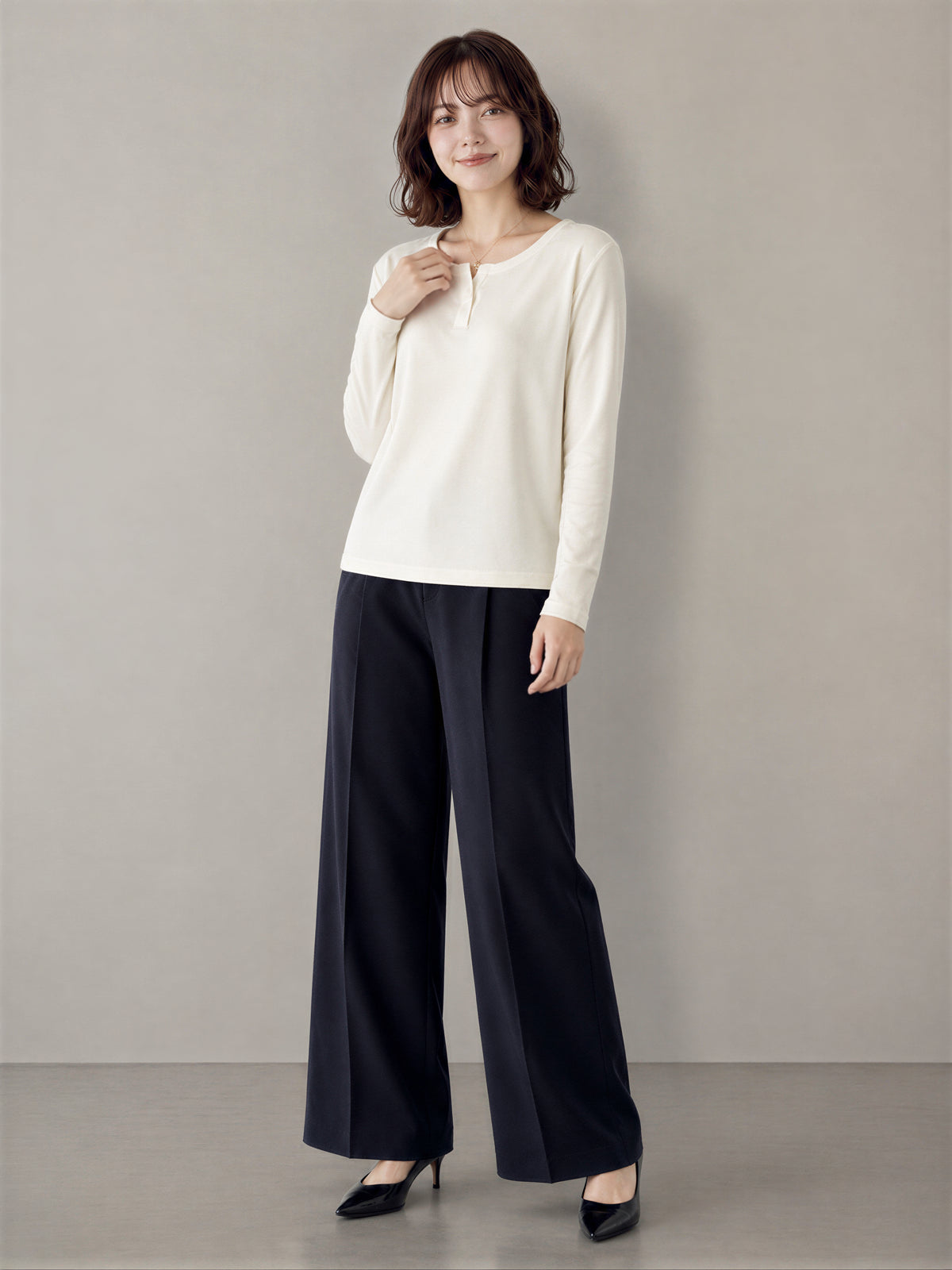 【秋新作】S~L スモールVスリットネック スリムフィット長袖Tシャツ
