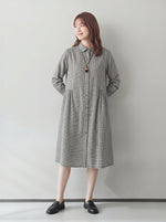 【秋新作】【全2色】M~2XL ゆったりAライン 立体カッティング シャツワンピース