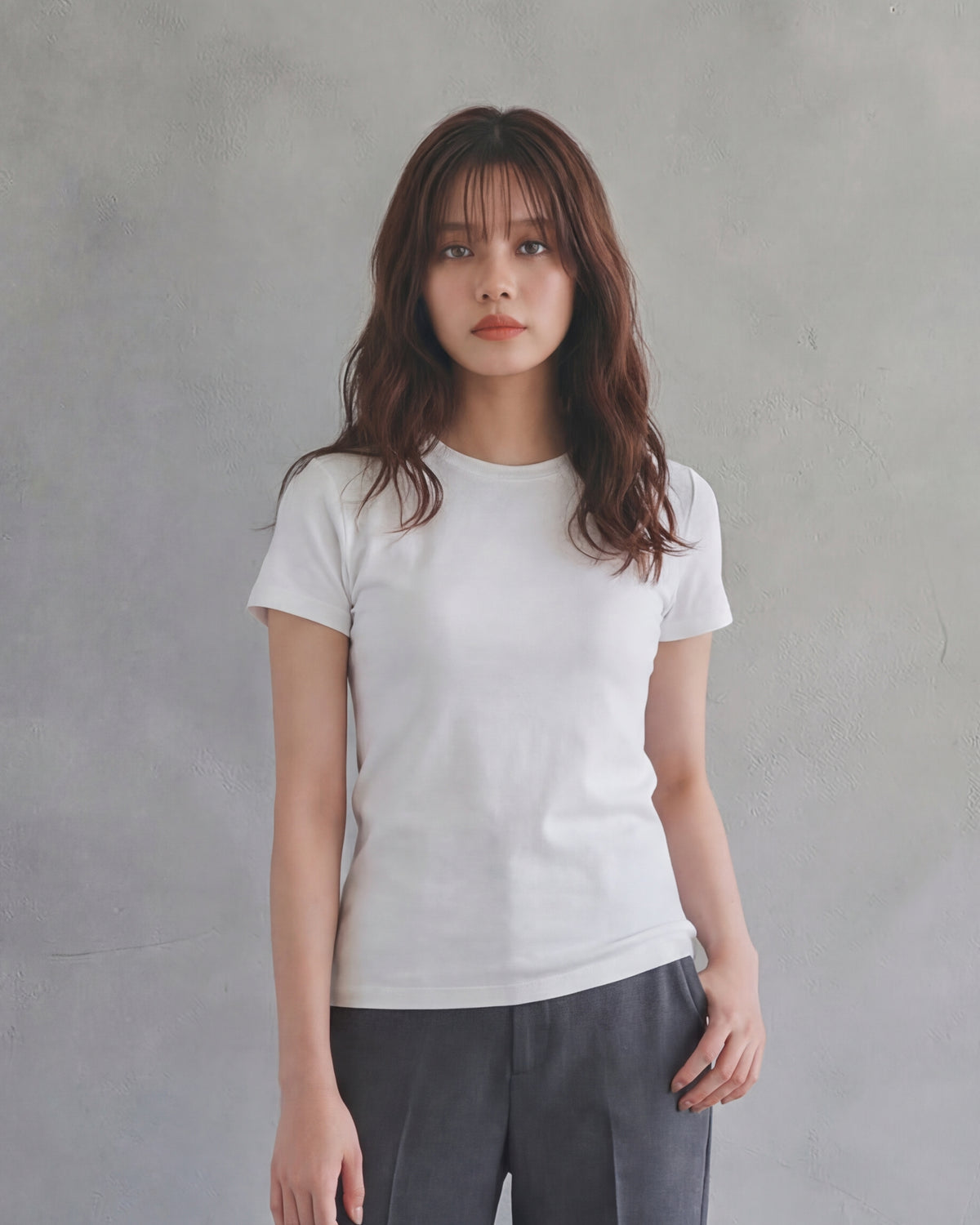 スリムフィット 伸縮性 クルーネック ショート丈 半袖Tシャツ