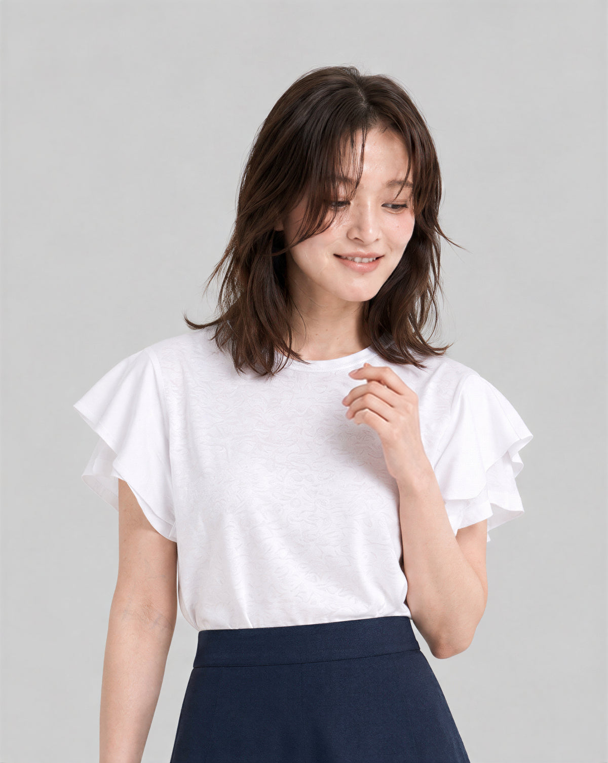 ラウンドネック フリルスリーブ ゆったりTシャツ