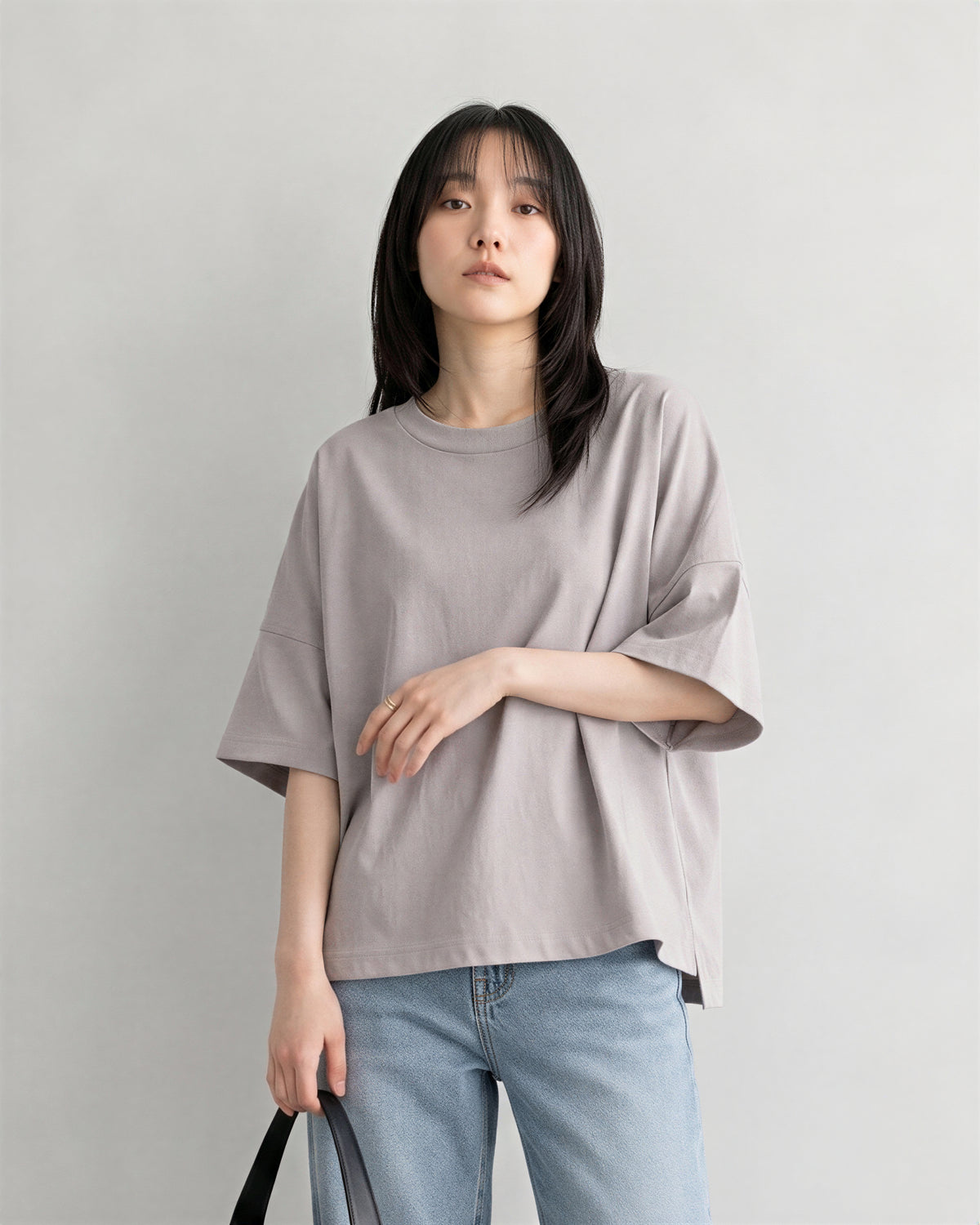 ゆったりドロップショルダー スリットTシャツ