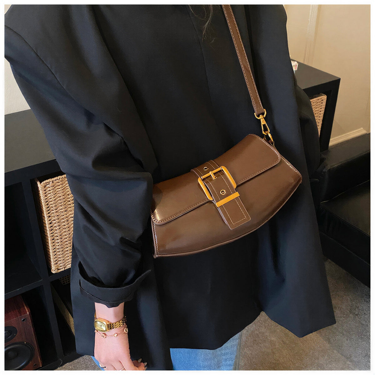 レトロ調ゴールドバックル 脇下ワンショルダー バゲットバッグ