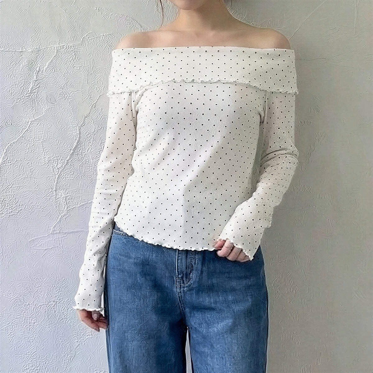 オフショル風 フリルネック 小ドット柄 フィットTシャツ