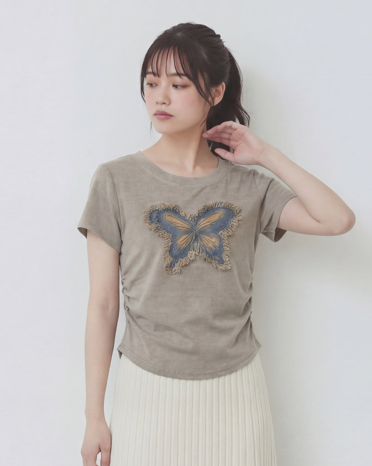 バタフライ立体フリンジワッペン クルーネック半袖Tシャツ