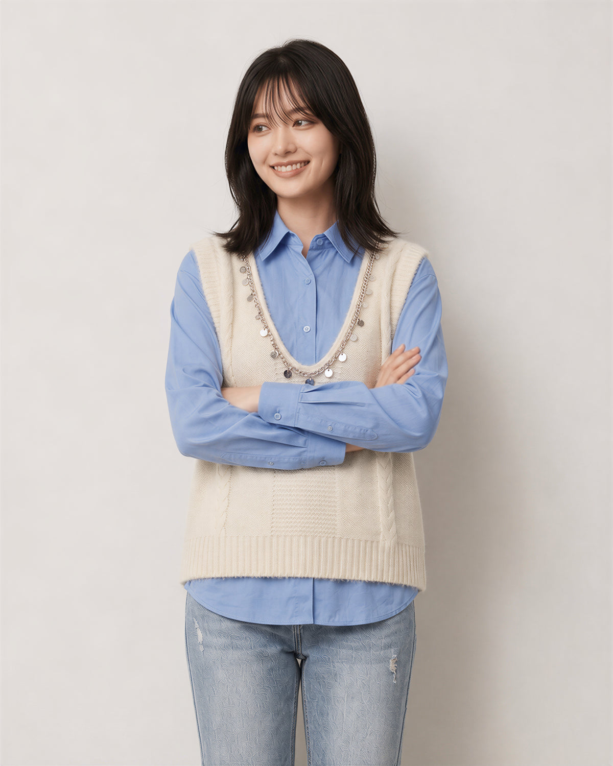S~XL ビーズ付きVネックフェザリータッチニットベスト
