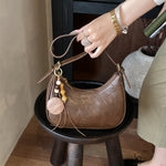 レトロフリンジチャーム 三日月シルエット ワンショルダー脇バッグ-ライトブラウン-FREE