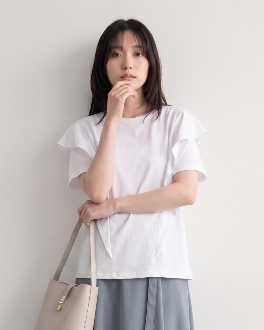 ラウンドネック フリルスリーブ ゆったりTシャツ