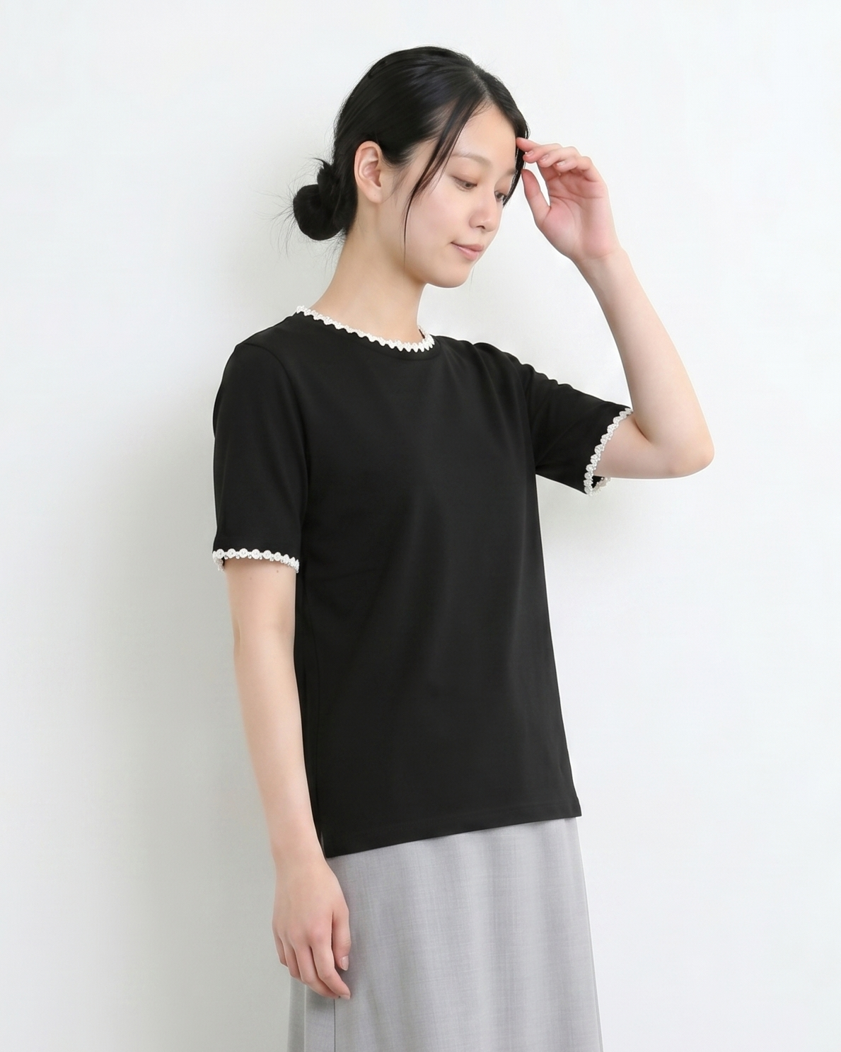 配色メロウフリル縁取り クルーネックTシャツ
