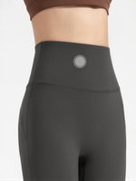 ハイウエスト ヒップアップ 微フレアパンツ