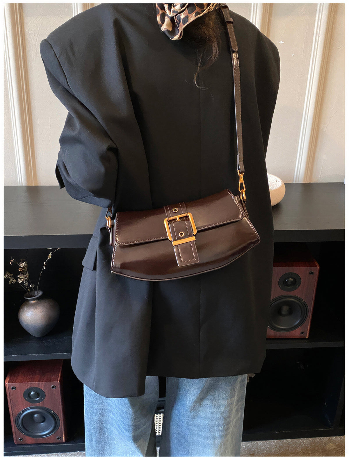 レトロ調ゴールドバックル 脇下ワンショルダー バゲットバッグ