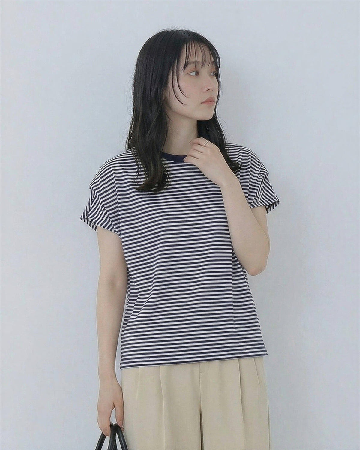 ボーダー柄 ゆったり バットスリーブ クルーネックTシャツ