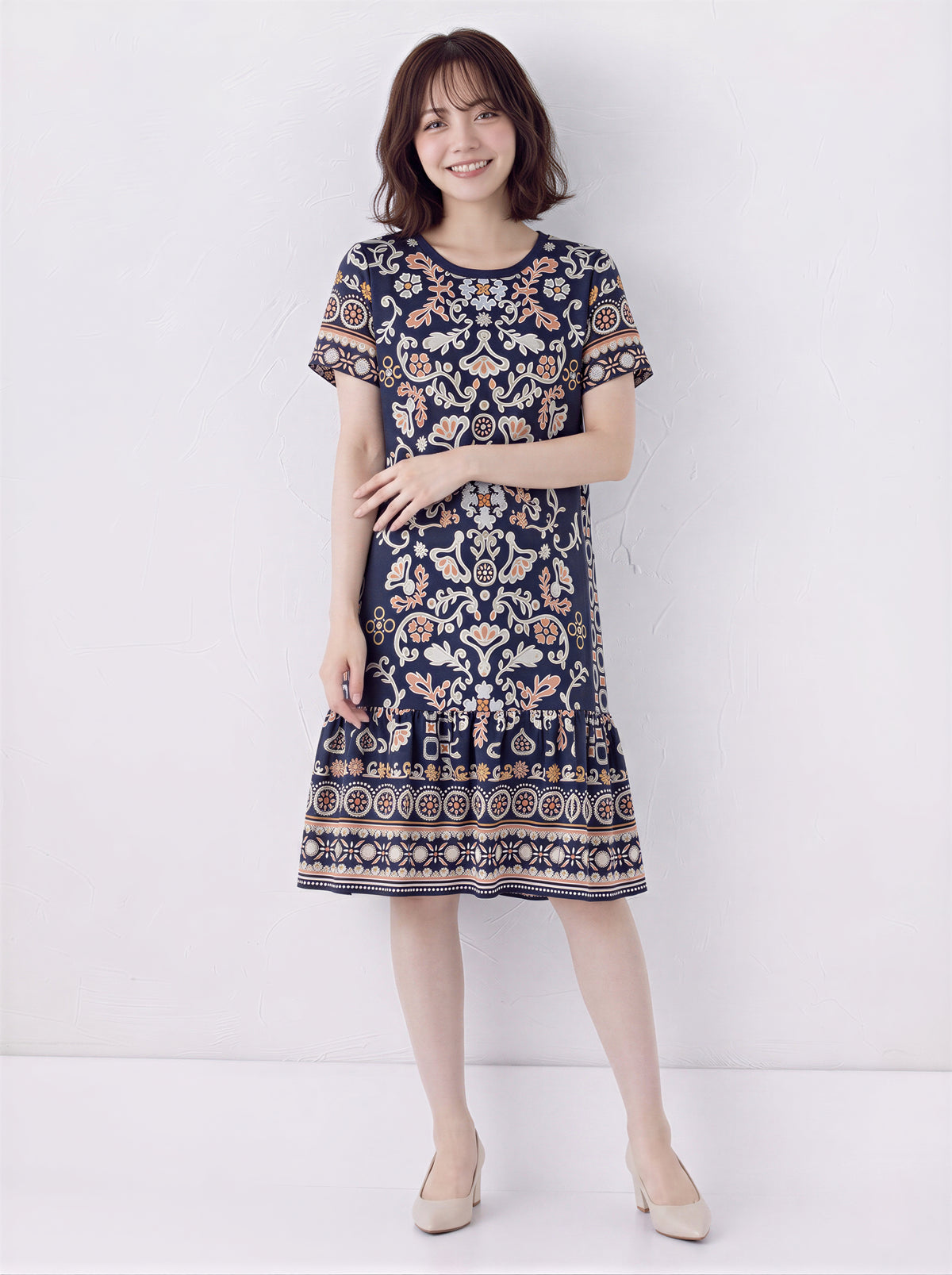 S~3XL プリント入り ゆったり フリルヘム 半袖ワンピース