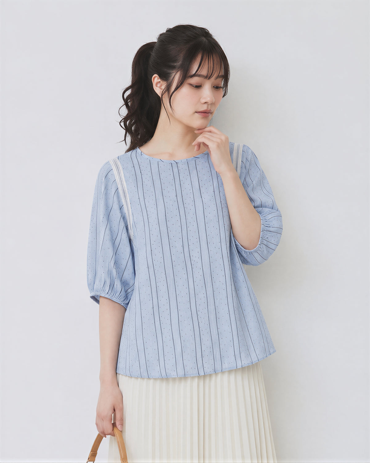 涼しさを身につける｜品質天糸麻混紡丸首ストレートストライプシャツ