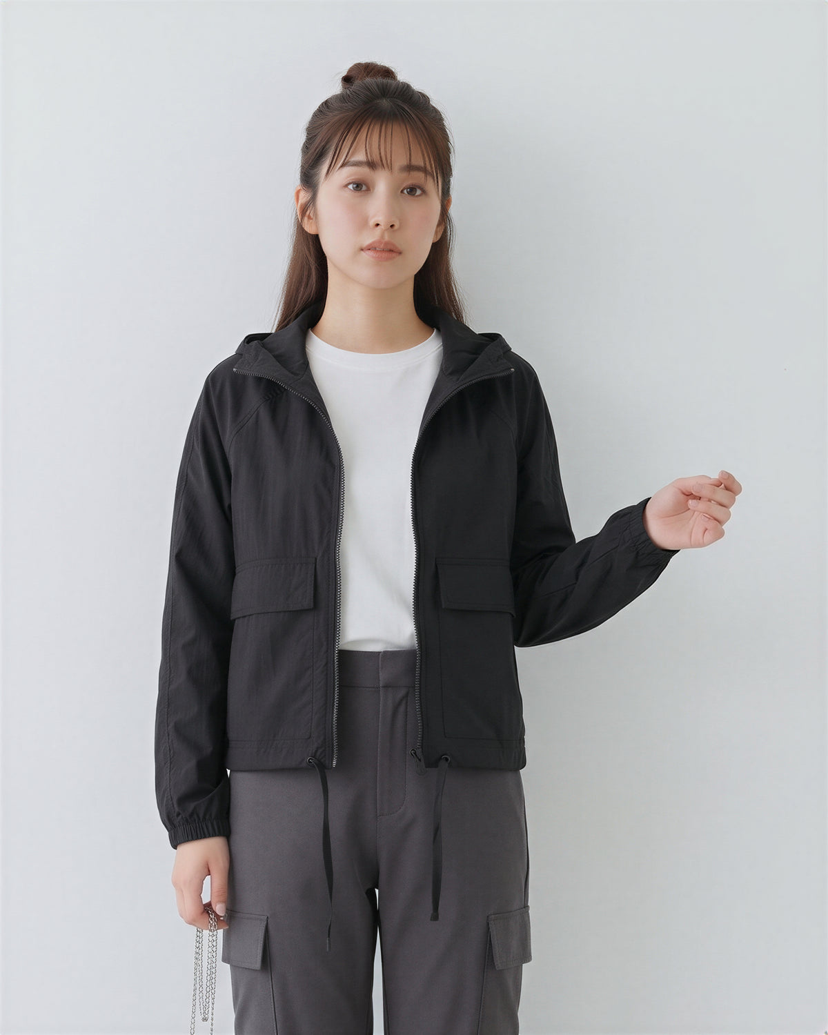 フード付き ドローストリング ショート丈マウンテンパーカー