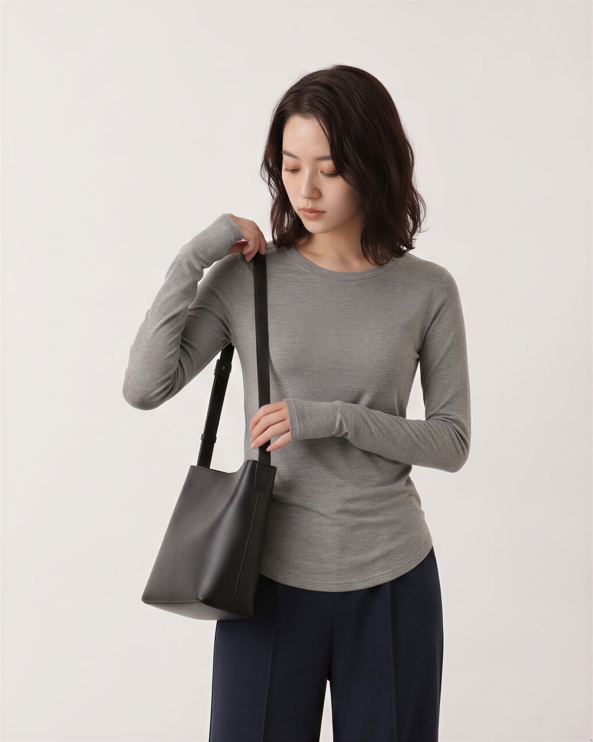 【秋新作】【全2色】S~2XL ラウンドネック スリムフィット インナー 長袖Tシャツ