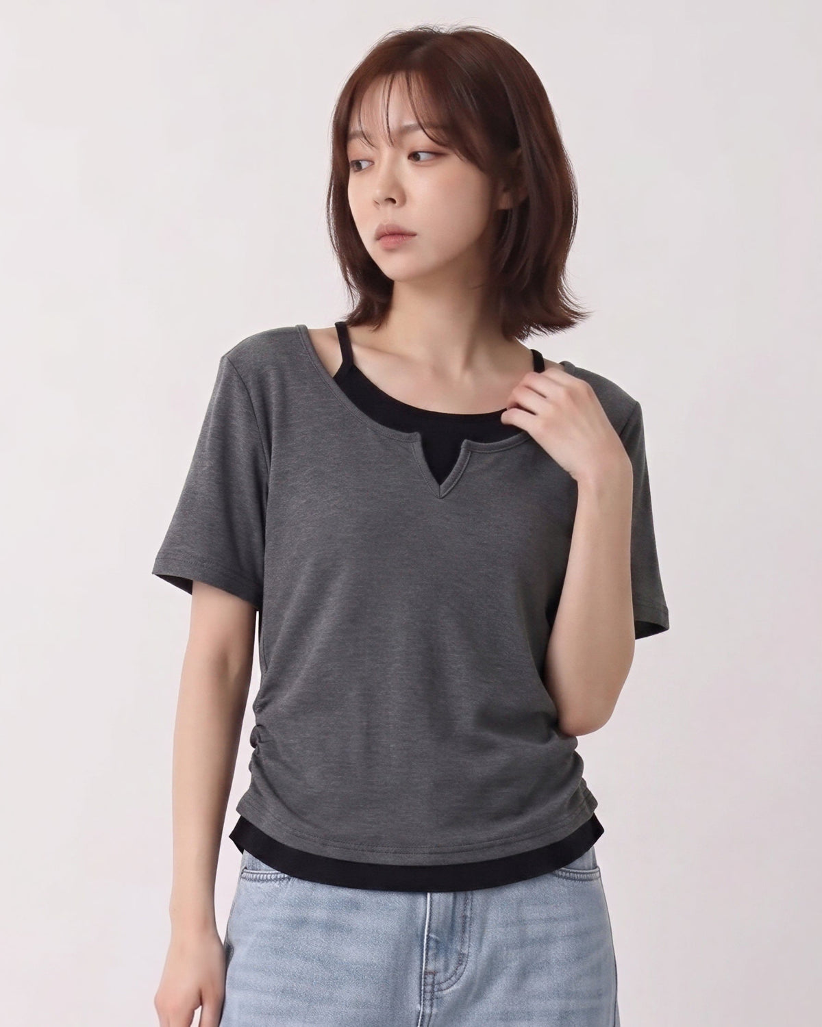 サイドギャザー切り替えネック フェイクレイヤードTシャツ