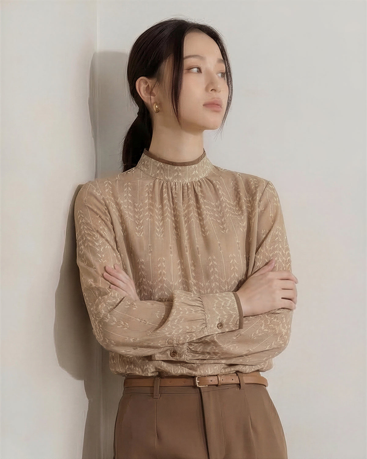 スタンドカラー プリーツ ドット柄 シフォンブラウス-ライトベージュ-XL