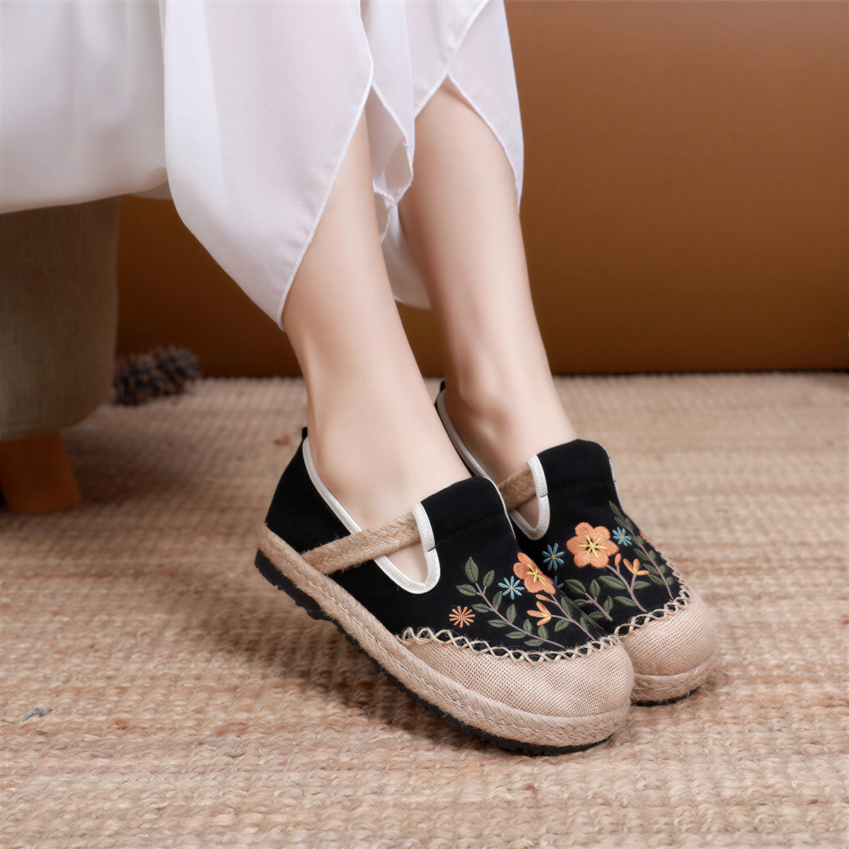 【全3色】刺繍ストロー風つま先ありフラット レディースミュール