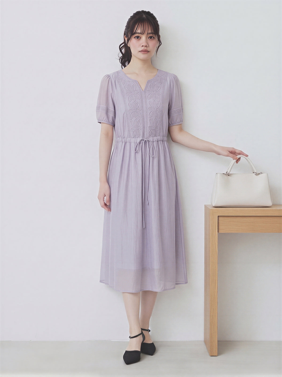 ライトパープル 刺繍入り ウエストマーク 半袖ワンピース