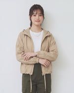 フード付き ドローストリング ショート丈マウンテンパーカー