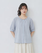 ビーズ付きネック ピンタック五分袖ブラウス-サックス-2XL