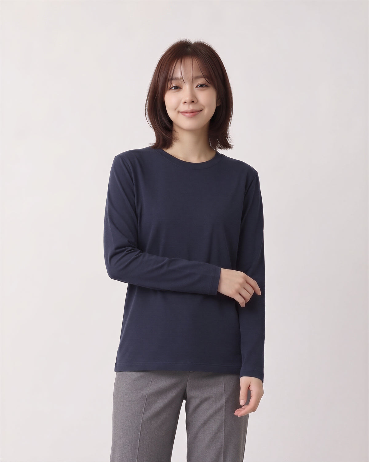 クルーネック ストレートシルエット ゆったり 長袖Tシャツ