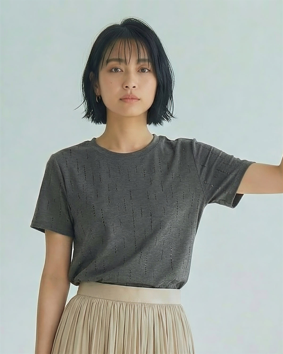 縦ラインスパンコール付き クルーネック ストレート 半袖Tシャツ