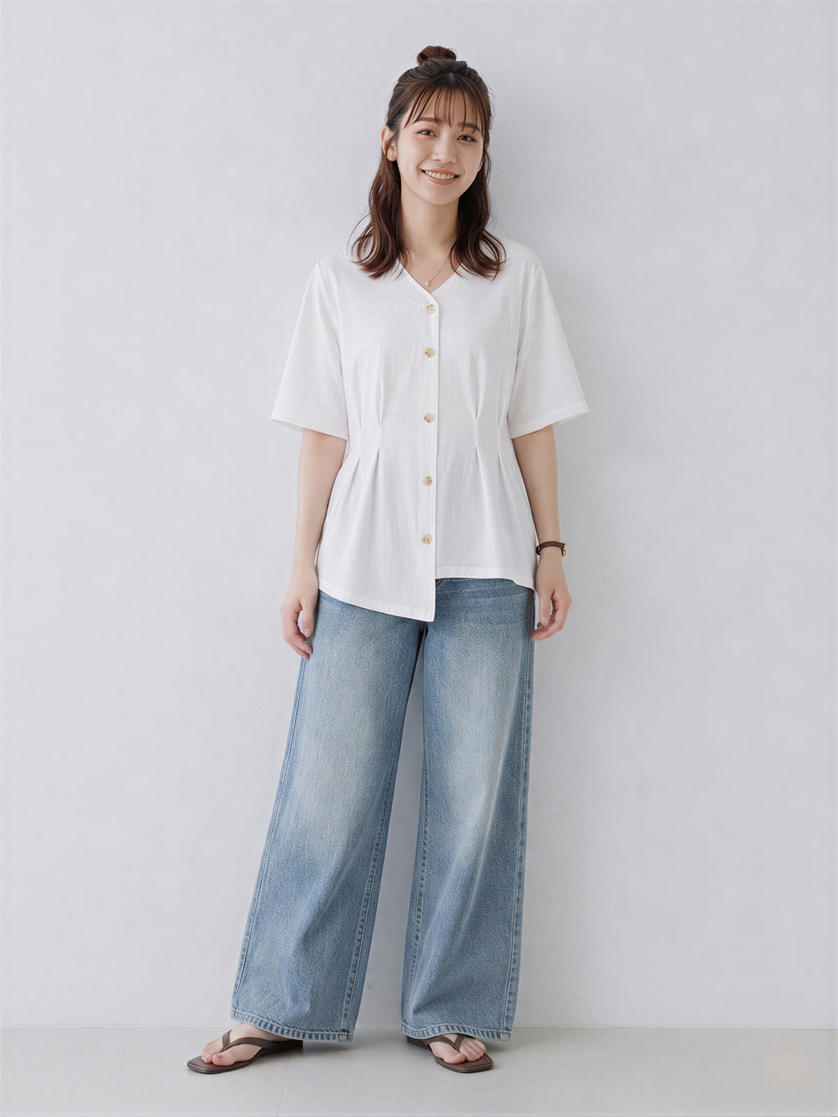 Vネック ギャザー入り ゆったりTシャツ