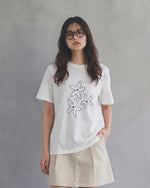 フラワーライン刺繍 ゆったりストレート クルーネック 半袖Tシャツ
