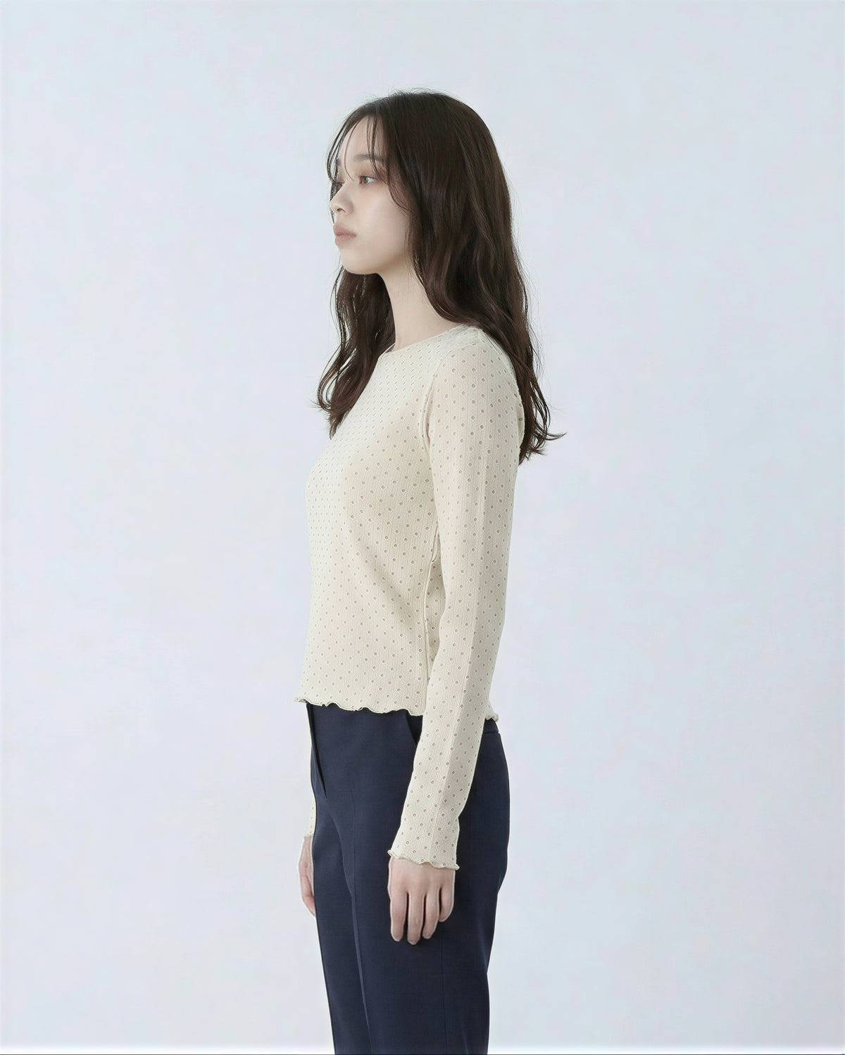 小粒ドット メローフリル付き クルーネック 長袖Tシャツ