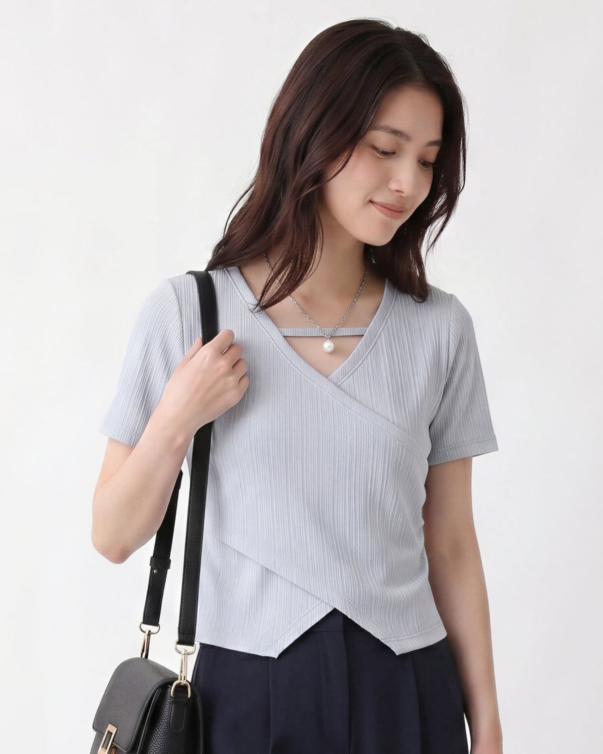 ライトブルー クロスVネック リボンTシャツ