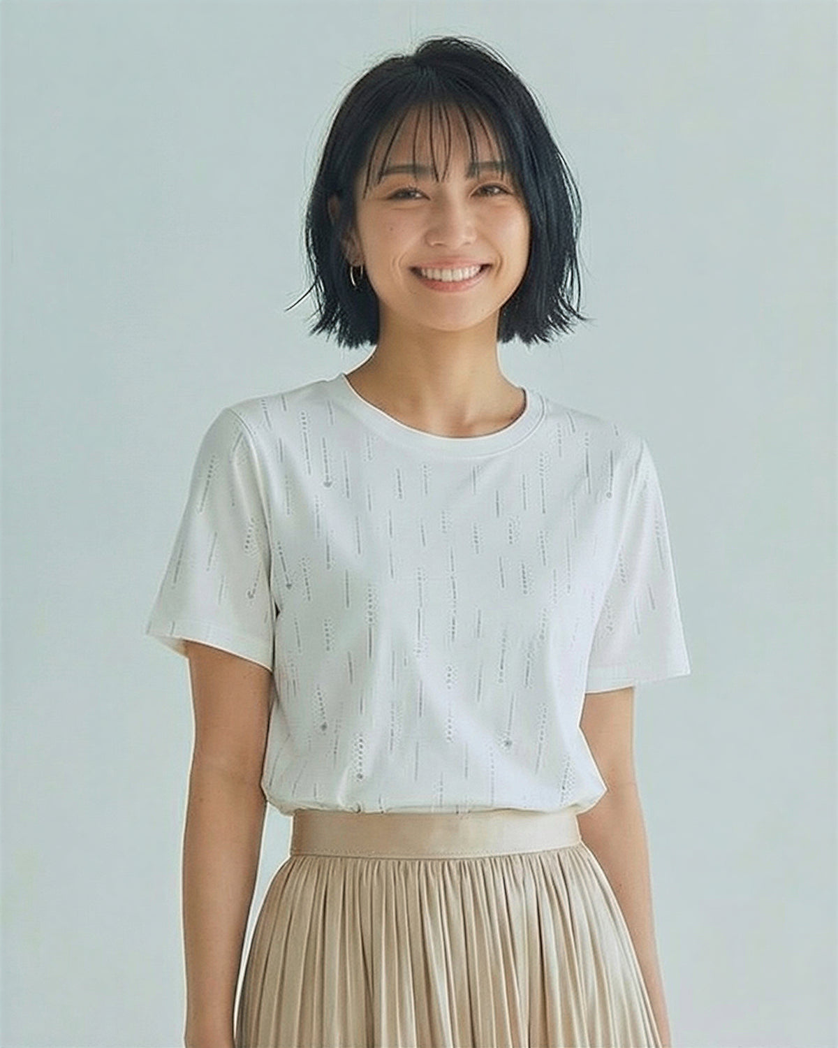 縦ラインスパンコール付き クルーネック ストレート 半袖Tシャツ